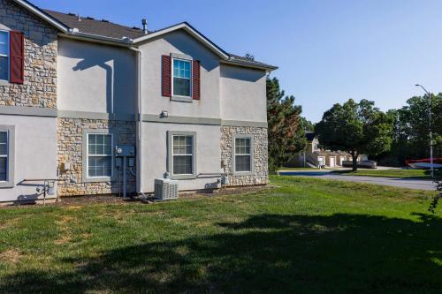Olathe sleeping Beauty 3bdr and 2 baths Olathe sleeping Beauty 3bdr and 2 baths