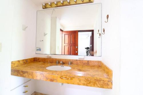 Habitación espaciosa con dos camas dobles in Playa del Carmen, Mexico