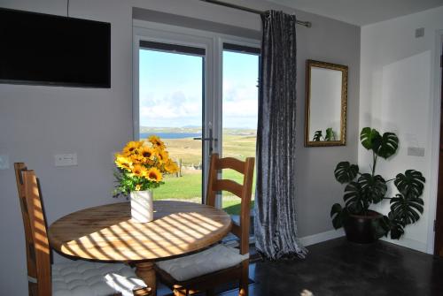 Вид, Voortrekker Shetland Holiday Apartments in Sandwick