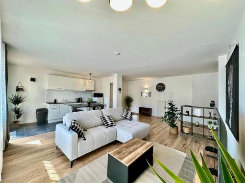 L'Urban chic in อานเนอมาส