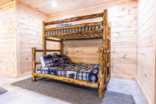 Luxe Family Cabin 8 min to Downtown Blue Ridge in Blue Ridge, USA