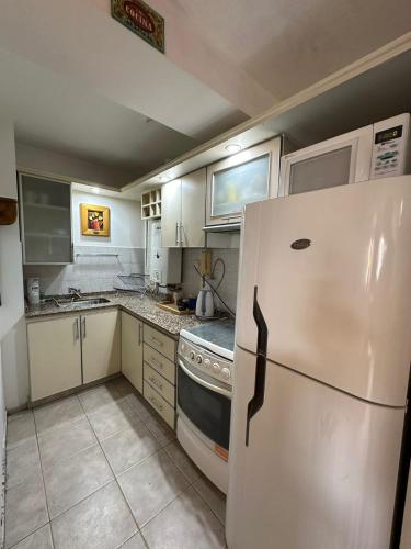 One-Bedroom Apartment image 2