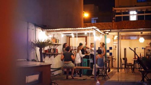 Doña Rose Surf Hostel (Dona Rose Surf Hostel) in Гран-Канарія