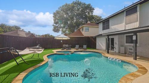 泳池, Gorgeous 4BR 2,5BA Holiday Home 15min to DFW Int Airport in 劉易斯維爾