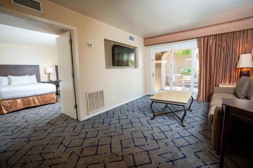 Scottsdale Plaza Resort - image 23