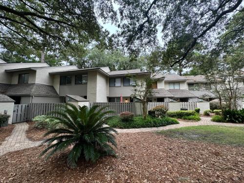 5 Stones Throw near Buttlerfly Mm LLC