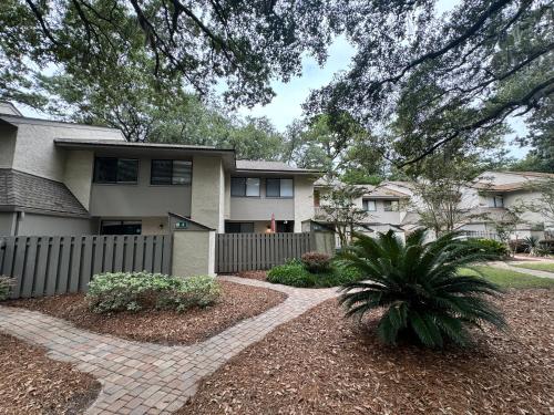 5 Stones Throw near Buttlerfly Mm LLC
