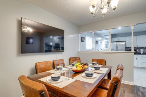 7 Mi to Louisville Family-Friendly Jefferson Home in Jeffersonville, USA
