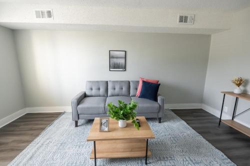 Brentwood N9 I Cozy & Comfy I 2bd I Free Parking in Nashville, USA
