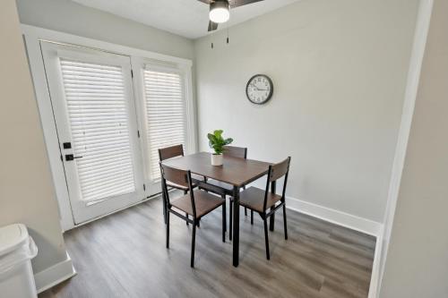 Brentwood N9 I Cozy & Comfy I 2bd I Free Parking in Nashville, USA