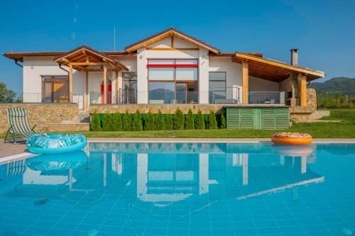 Къщата на Mечтите / House of the Dreams, Aprilzi (Foto 2)