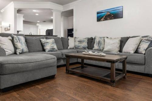 Perfect Harmony - Near Stadiums Airport & Downtown - image 13