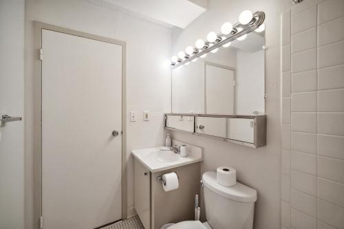 Pp 2312 Modern Corporate 1br, Pool, Gym in Harrisburg, USA