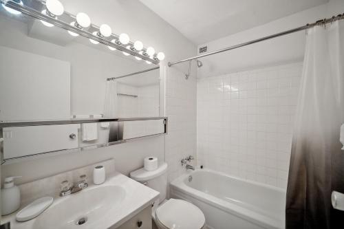 Pp 2312 Modern Corporate 1br, Pool, Gym in Harrisburg, USA