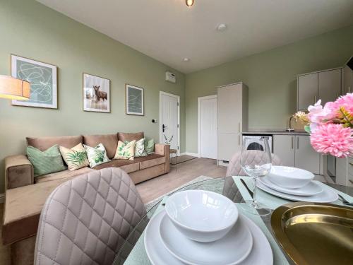 Hanover Apartments - Stylish 1 Bedroom Suites, Sheffield City Centre - Hosted by Stay Host Save - Offerton