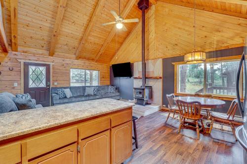 Alpine Cabin with Deck 3 Mi to Luna Lake! in Eagar 