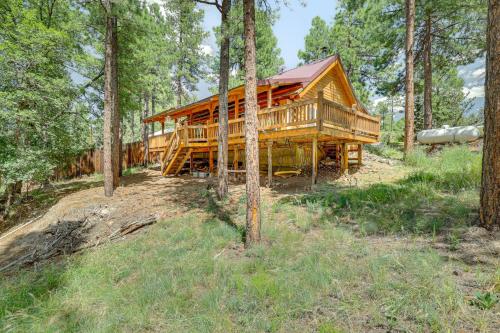 Alpine Cabin with Deck 3 Mi to Luna Lake! in Eagar 