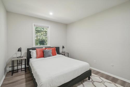 Pine Brook 618 I Cozy & Roomy I Gym & Pool in Newark, USA