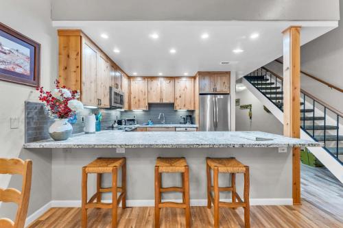 Carnelian Bay 2BR + Loft Near Beach & Trails Carnelian Bay 2BR + Loft Near Beach & Trails