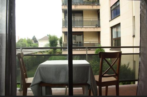 Appartement moderne 3 ch-5pers- 15min de Paris in อองเอียง เลส แบงส์