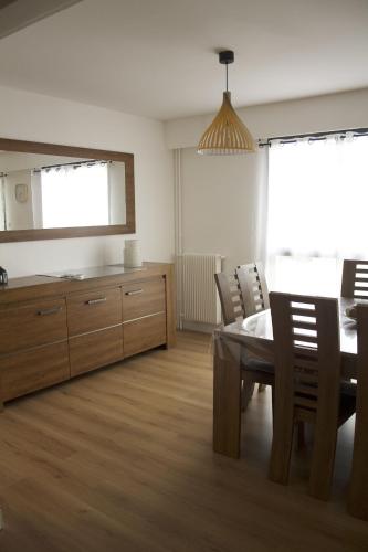 Appartement moderne 3 ch-5pers- 15min de Paris in อองเอียง เลส แบงส์