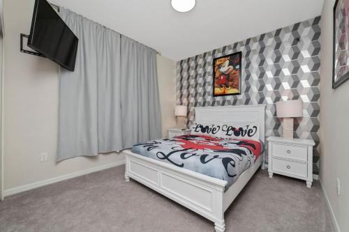 5BD Sleeps 14 Mickey Home with Pool and BBQ in Davenport, USA