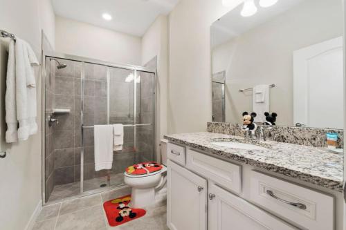 5BD Sleeps 14 Mickey Home with Pool and BBQ in Davenport, USA