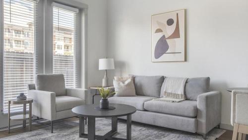 Landing at The Haywood - 1 Bedroom in Slaughter Creek in Austin, USA