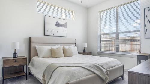 Landing at The Haywood - 1 Bedroom in Slaughter Creek in Austin, USA