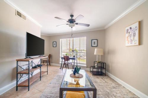 Landing at The Hive - 2 Bedrooms in Mid City North in Baton Rouge, USA