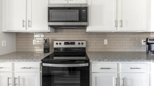Landing at The Duvall - 1 Bedroom in Grand Prairie in Grand Prairie, USA