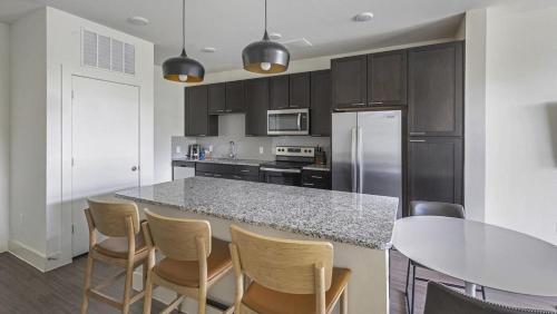 Landing at The Standard River District - 2 Bedrooms in River District in Fort Worth, USA