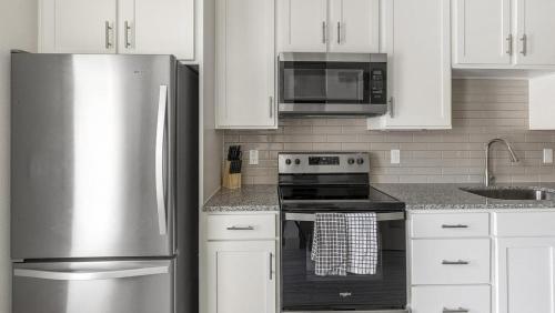 Landing at The Duvall - 1 Bedroom in Grand Prairie in Grand Prairie, USA