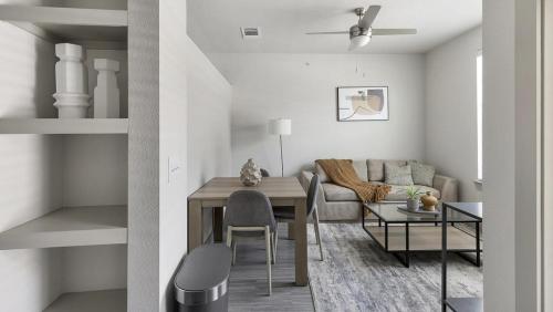 Landing at The Duvall - 1 Bedroom in Grand Prairie in Grand Prairie, USA