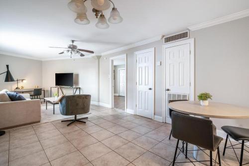 Landing at The Hive - 1 Bedroom in Mid City North in Baton Rouge, USA