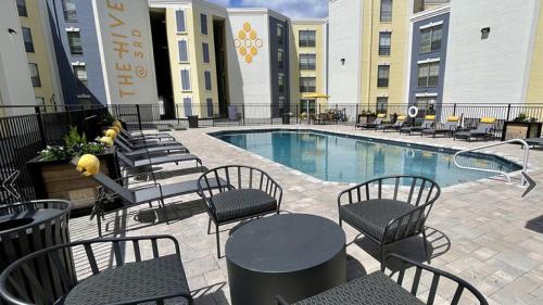 Landing at The Hive - 1 Bedroom in Mid City North in Baton Rouge, USA