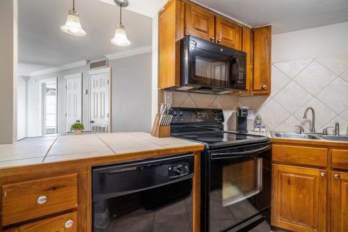 Landing at The Hive - 1 Bedroom in Mid City North in Baton Rouge, USA
