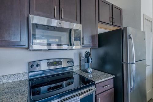 Landing at The Grayson - 1 Bedroom in Cypressdale in Spring, USA