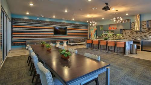 Landing at The Grayson - 1 Bedroom in Cypressdale in Klein