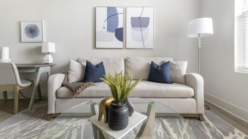 Landing at The Henry - 2 Bedrooms in Northwest Charlotte in Charlotte, USA