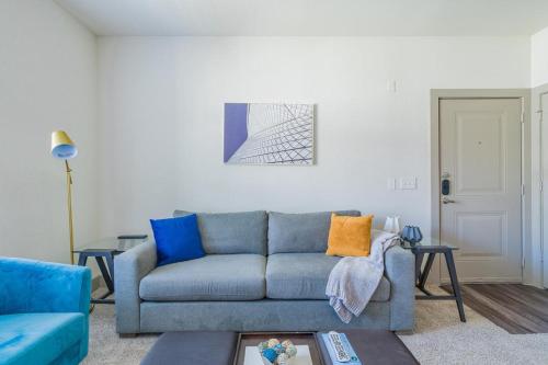 Landing at The Grayson - 1 Bedroom in Cypressdale in Spring, USA