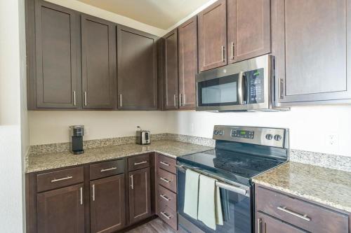 Landing at The Grayson - 1 Bedroom in Cypressdale in Spring, USA