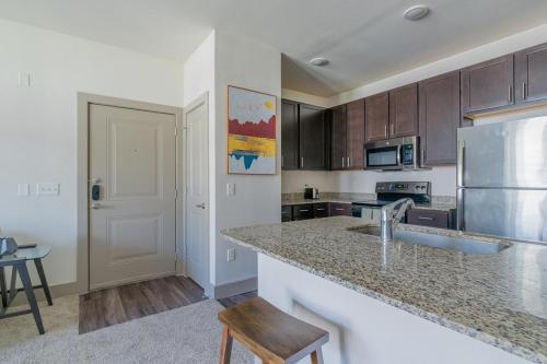 Landing at The Grayson - 1 Bedroom in Cypressdale in Spring, USA