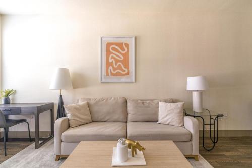 Landing at Enclave at Woodland Lakes - 1 Bedroom in The Woodlands in Conroe, USA