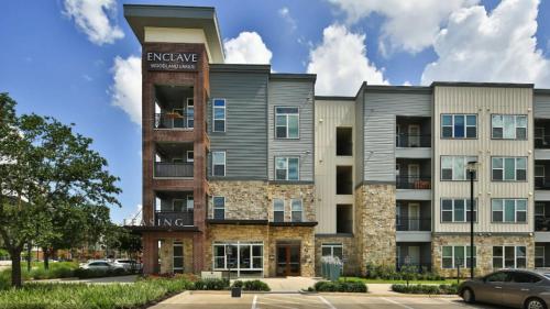Landing at Enclave at Woodland Lakes - 1 Bedroom in The Woodlands in Conroe, USA