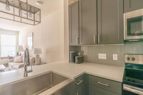Landing at Enclave at Woodland Lakes - 1 Bedroom in The Woodlands in Conroe, USA