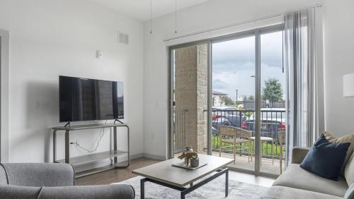 Landing at The Haywood - 1 Bedroom in Slaughter Creek in Austin, USA