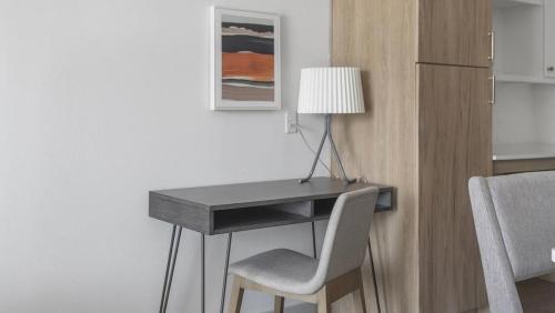 Landing at The Haywood - 1 Bedroom in Slaughter Creek in Austin, USA
