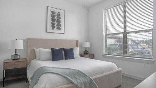 Landing at The Haywood - 1 Bedroom in Slaughter Creek in Austin, USA