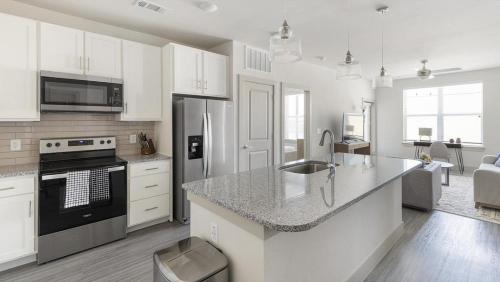 Landing at The Duvall - 2 Bedrooms in Grand Prairie in Grand Prairie, USA